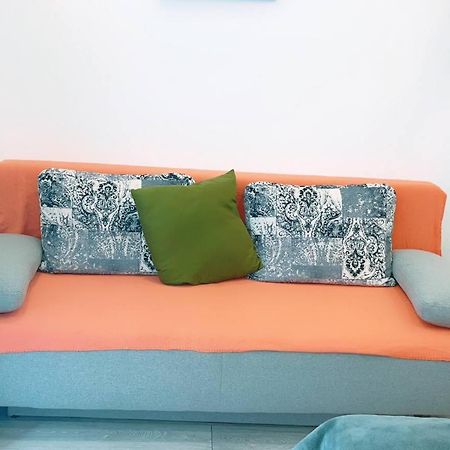 Comfort Triple Room Hn Wina Bagian luar foto