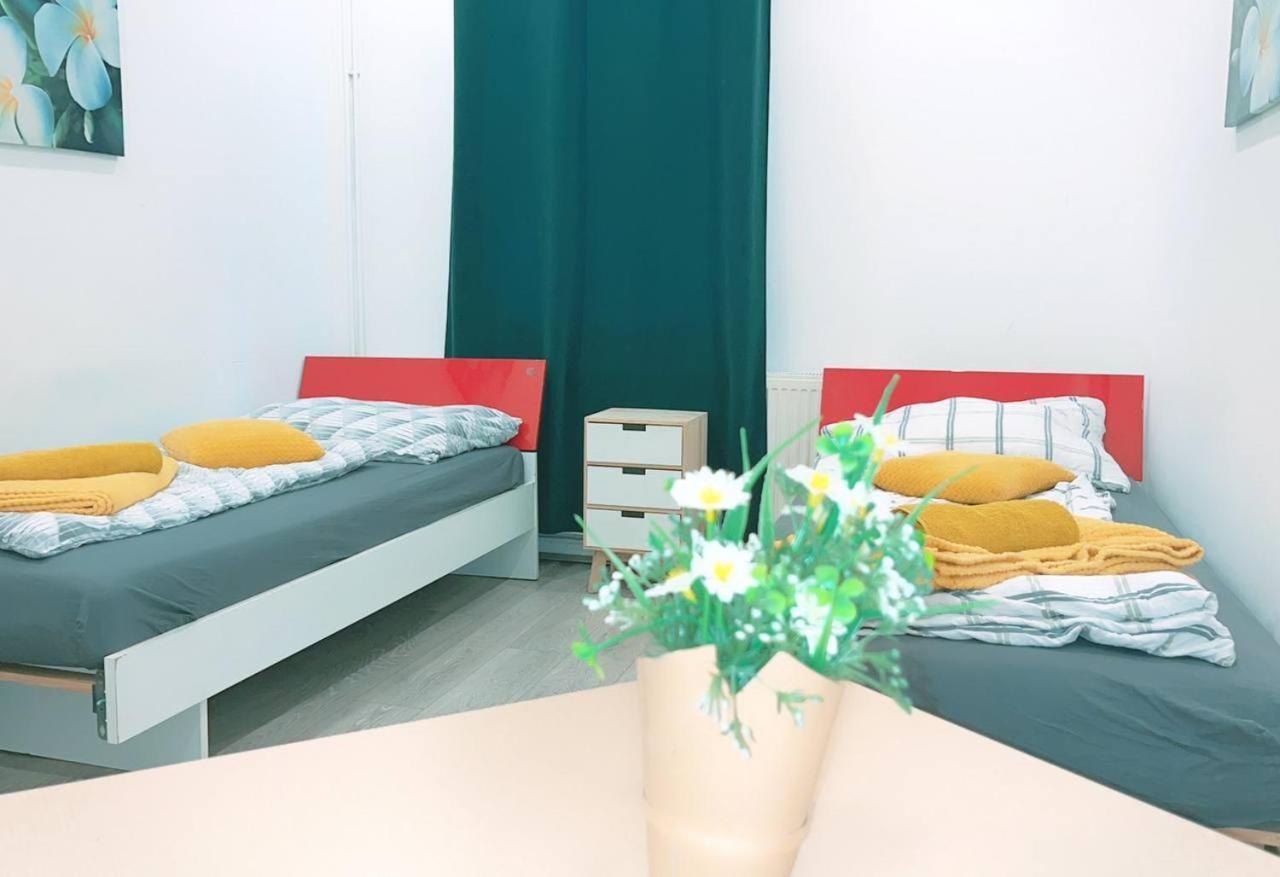 Comfort Triple Room Hn Wina Bagian luar foto