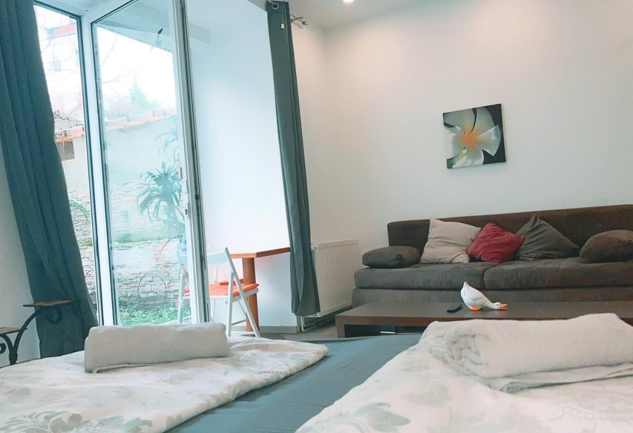 Comfort Triple Room Hn Wina Bagian luar foto