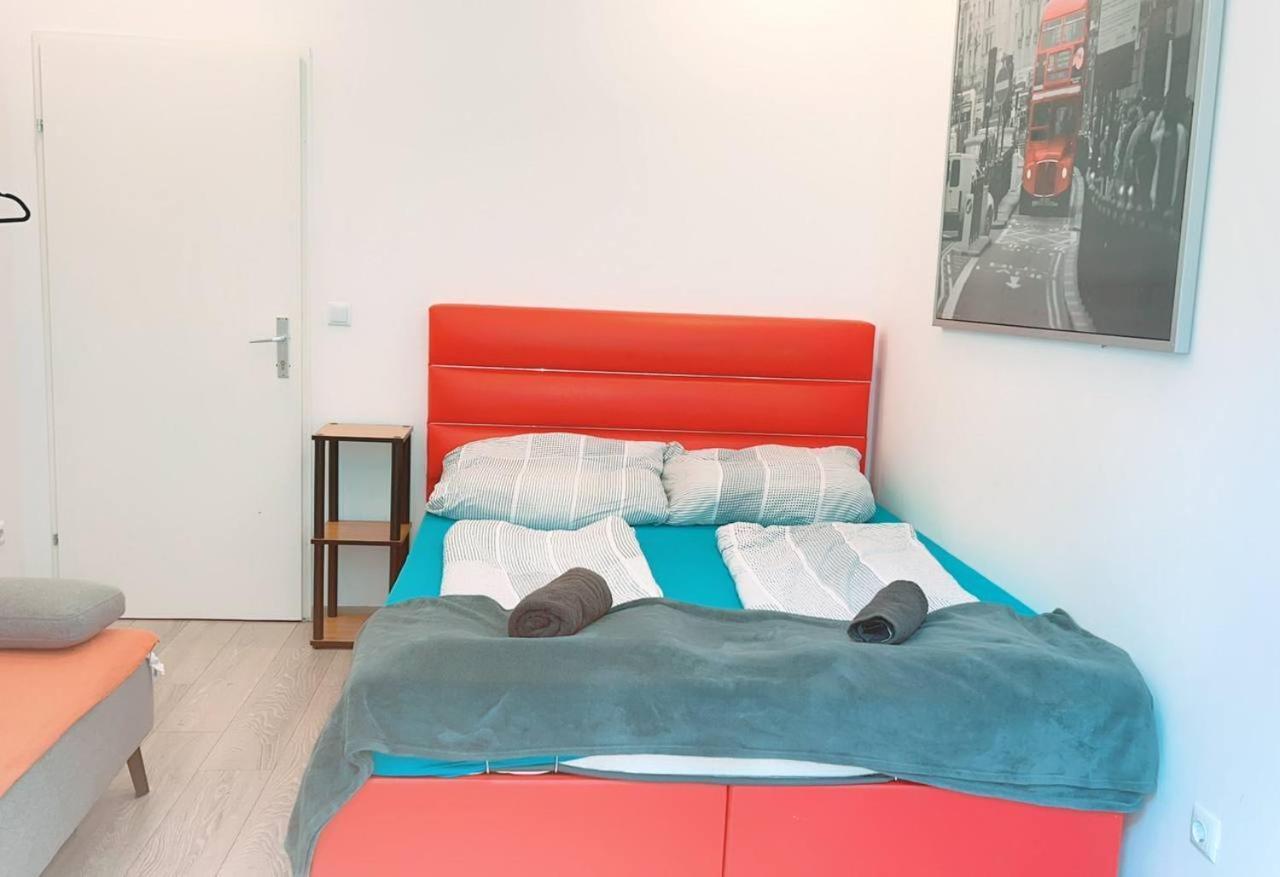 Comfort Triple Room Hn Wina Bagian luar foto